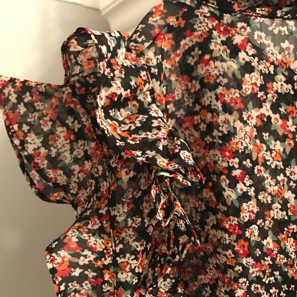 Floral Flowey Blouse with Ruffles - Picture 3 of 7